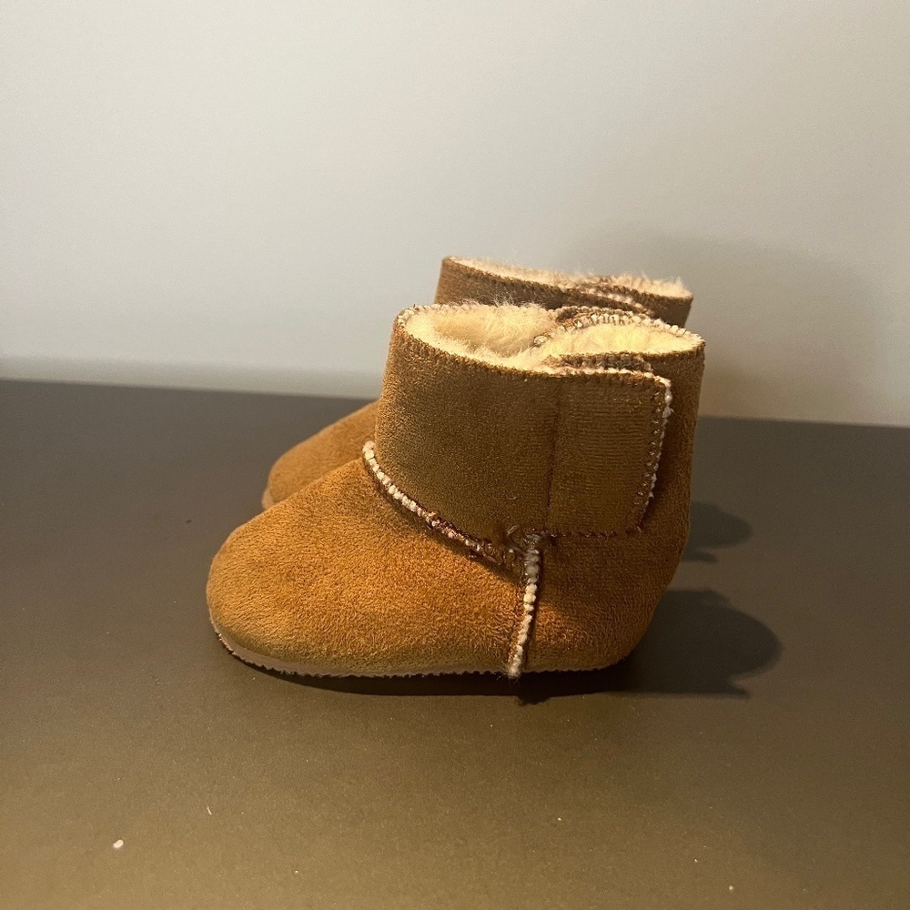 Wonder Kids Dark Tan Brown Faux Suede & Fur Ankle Moccasin Booties Sz 2